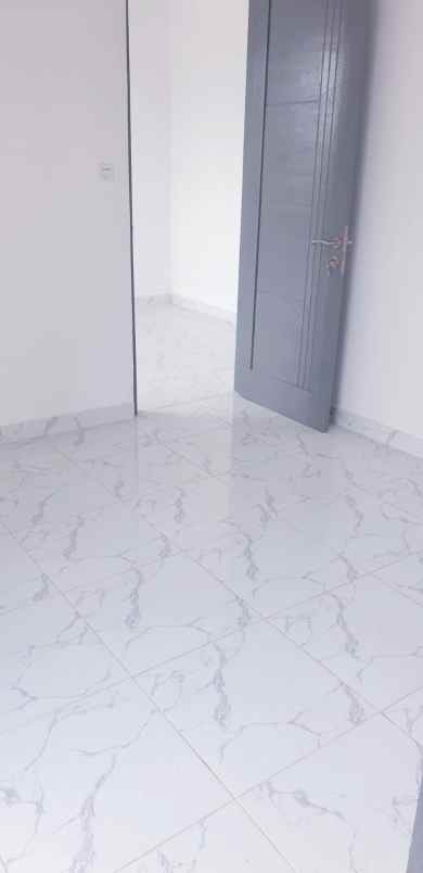 dijual rumah jalan raya fandy graha raya