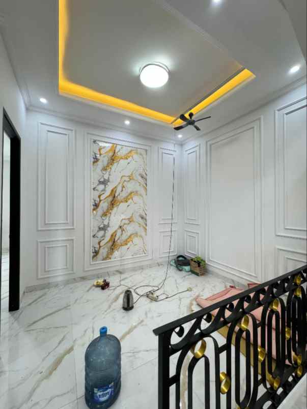 dijual rumah jalan raya jagakarsa