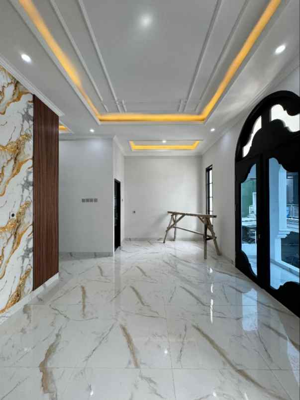 dijual rumah jalan raya jagakarsa