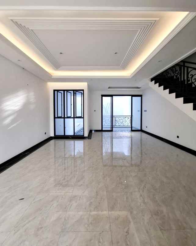 dijual rumah jalan raya jagakarsa