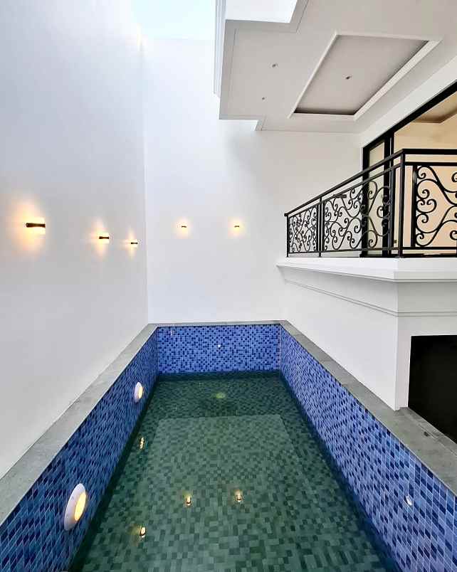 dijual rumah jalan raya jagakarsa