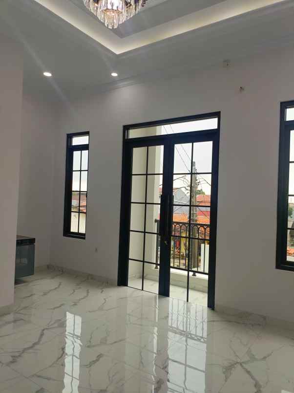 dijual rumah jalan raya jagakarsa