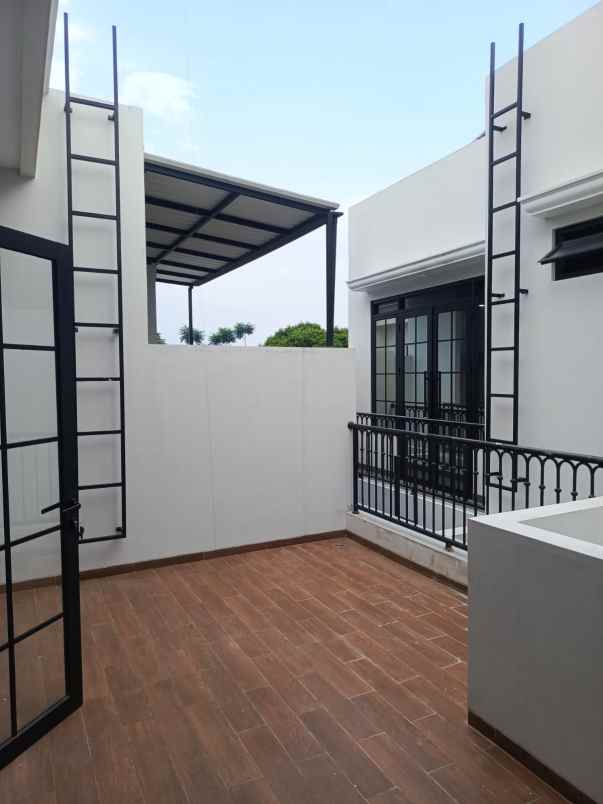 dijual rumah jalan raya jagakarsa