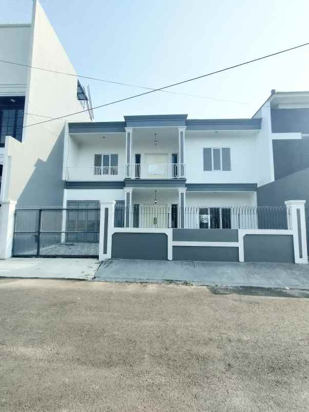 dijual rumah jalan raya kejaksaan