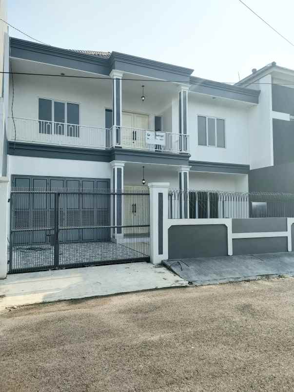 dijual rumah jalan raya kejaksaan