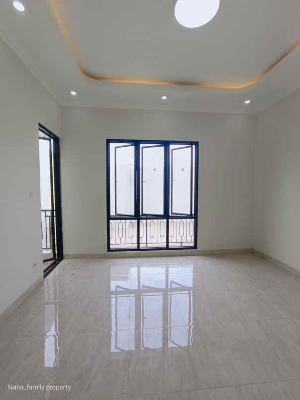 dijual rumah jalan raya kelapa dua