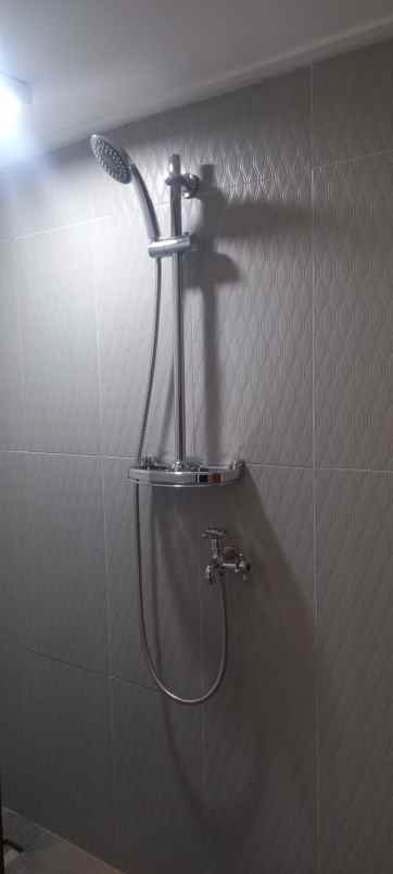 dijual rumah jalan raya pondok aren