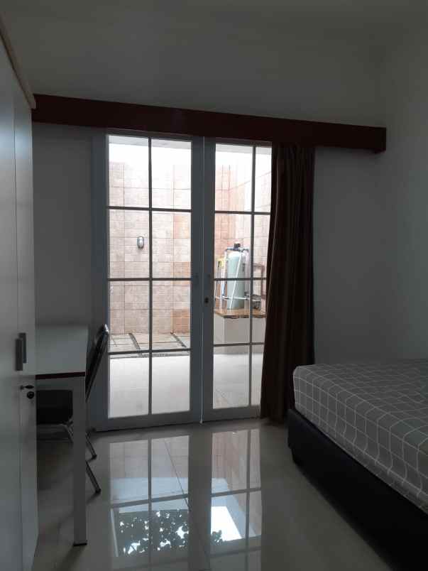 dijual rumah jalan sukabirus