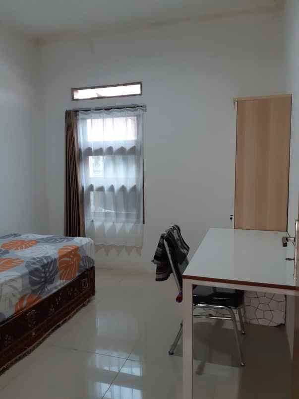 dijual rumah jalan sukabirus