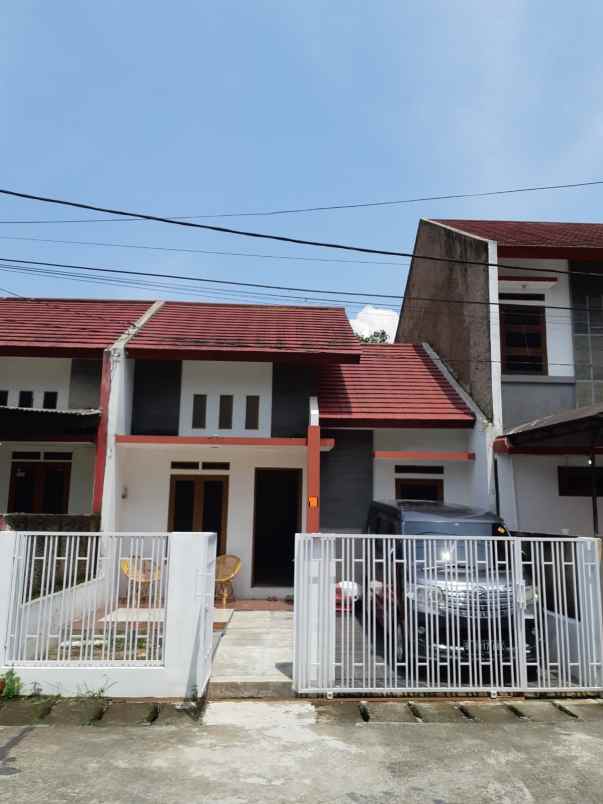 dijual rumah jalan sukabirus