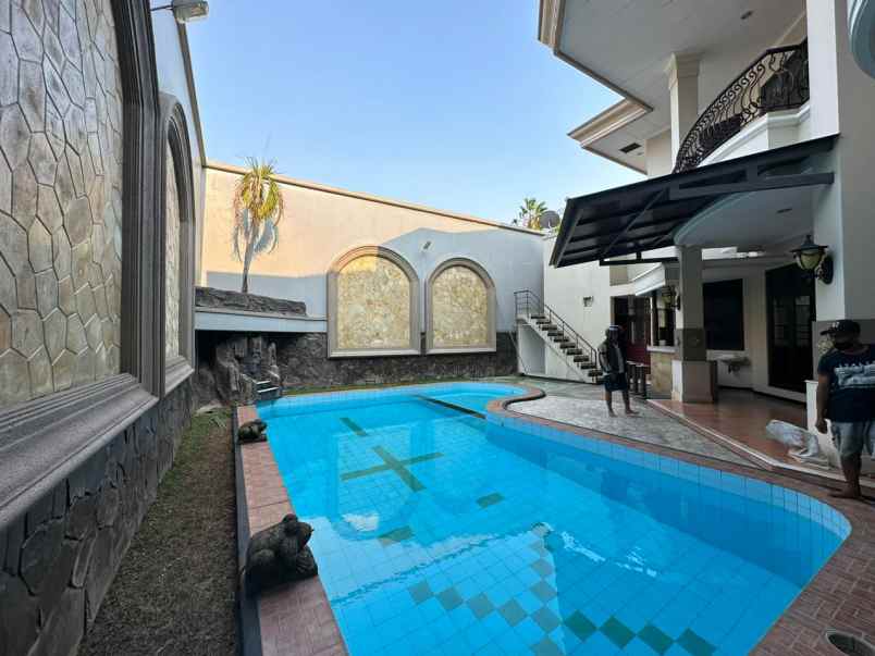 dijual rumah jalan taman hunian satelit