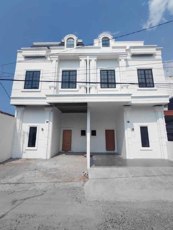 dijual rumah jalan tertib bukit barisan
