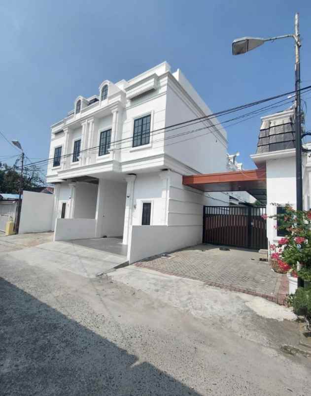 dijual rumah jalan tertib bukit barisan