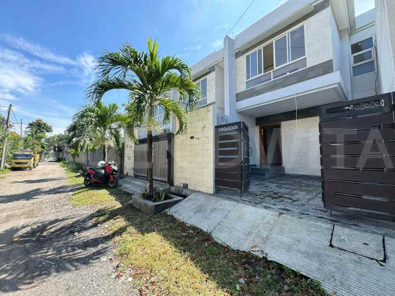 dijual rumah jalan tukad badung renon