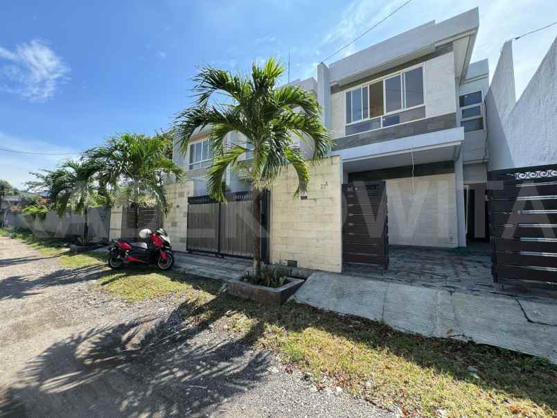 dijual rumah jalan tukad badung renon