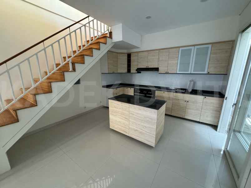 dijual rumah jalan tukad badung renon