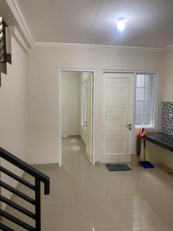 dijual rumah jatimekar