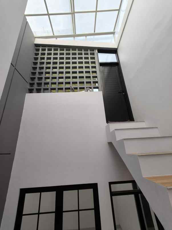 dijual rumah jatinegara kp melayu