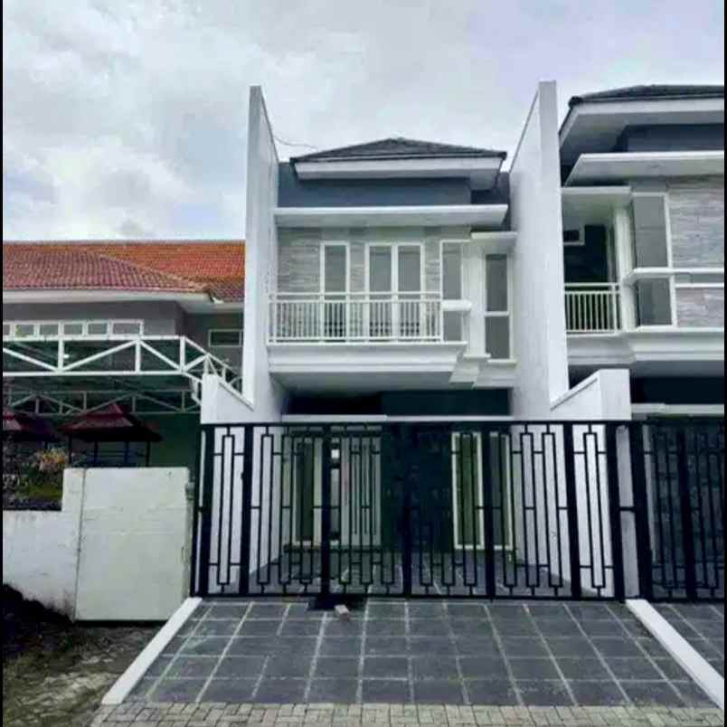 dijual rumah jemursari selatan