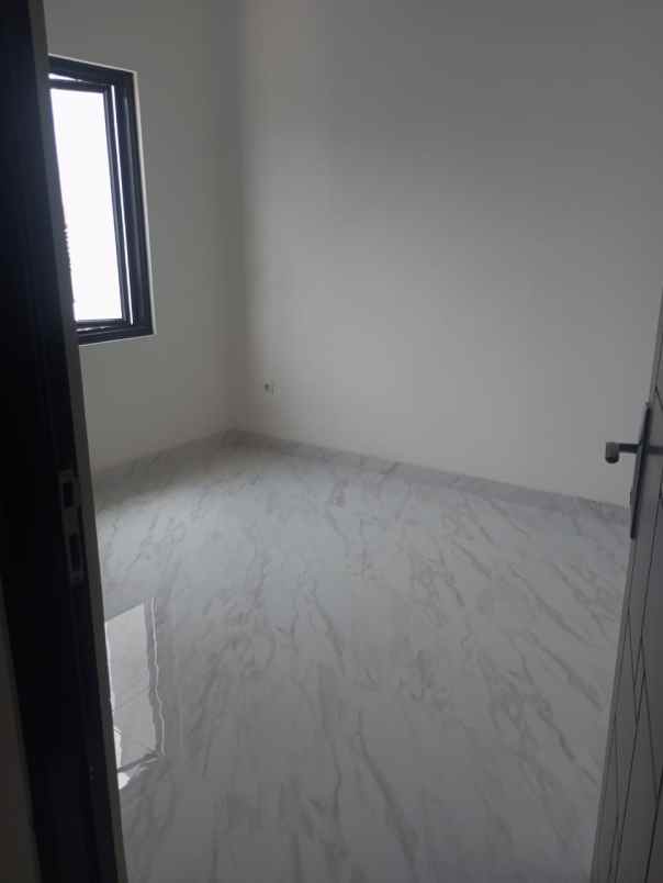 dijual rumah jl bambu apus raya