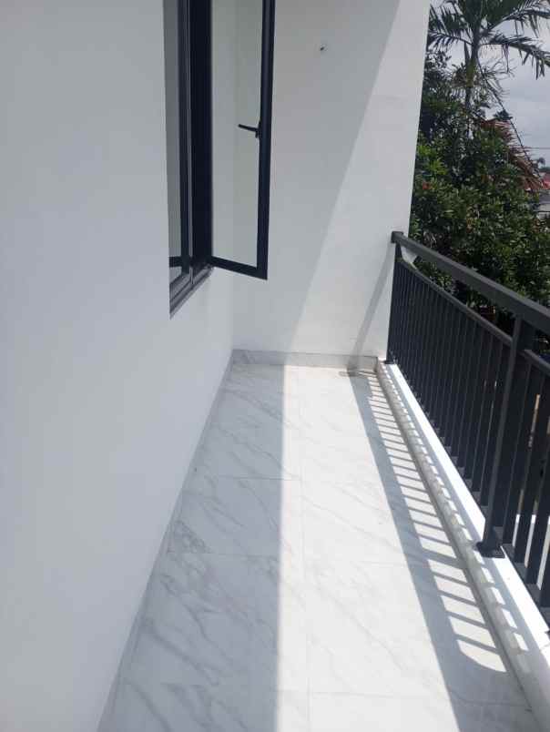 dijual rumah jl bambu apus raya