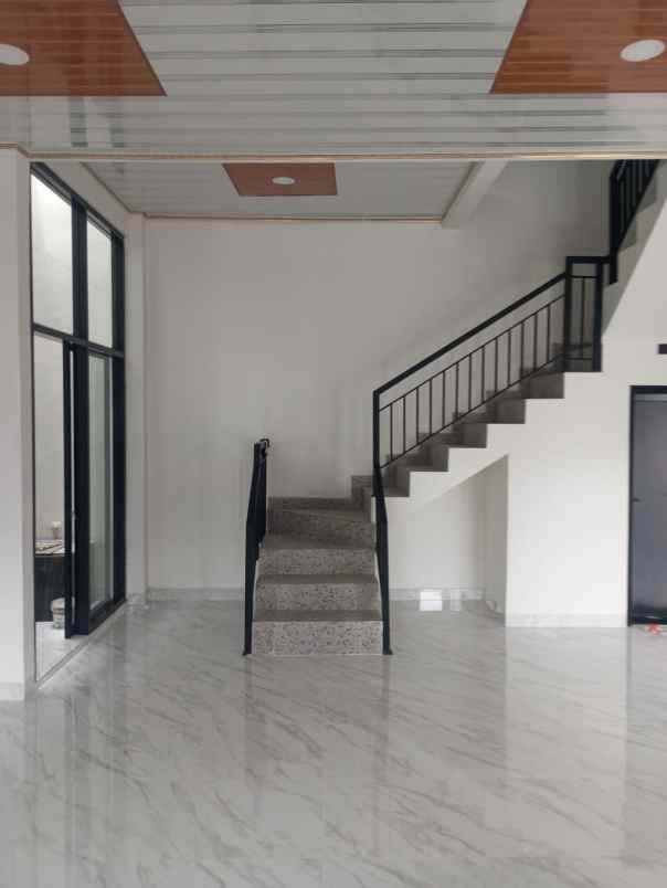 dijual rumah jl bambu apus raya