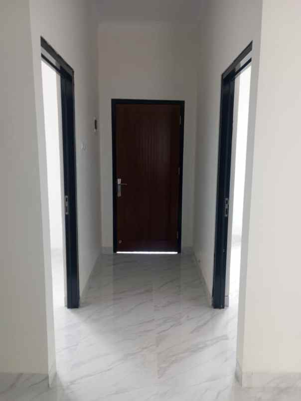 dijual rumah jl bambu apus raya