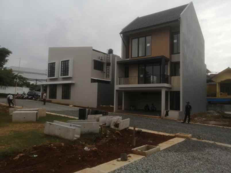 dijual rumah jl bambu apus raya bambu