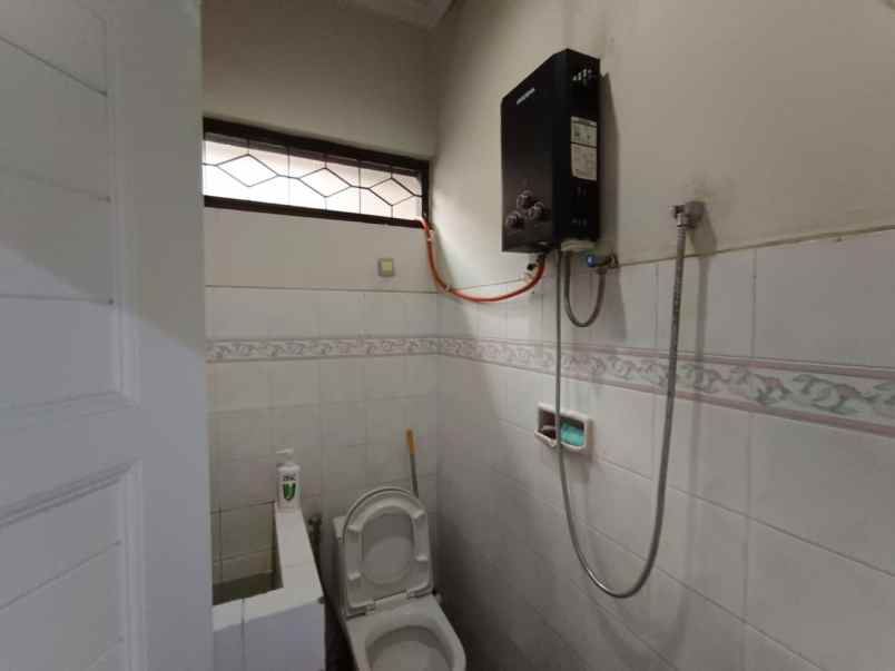 dijual rumah jl bulutangkis arcamanik