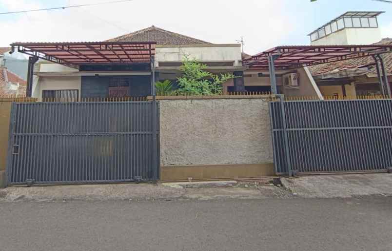 dijual rumah jl bulutangkis arcamanik