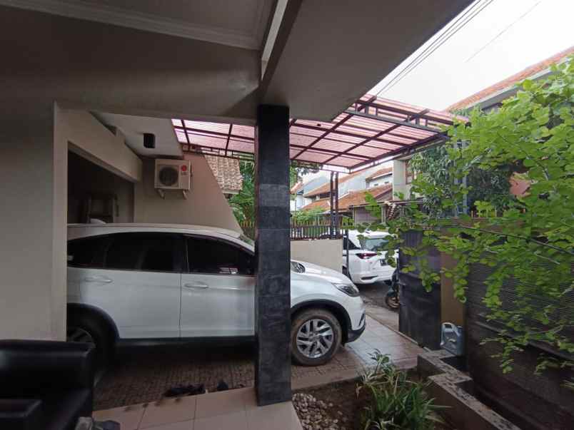 dijual rumah jl bulutangkis arcamanik