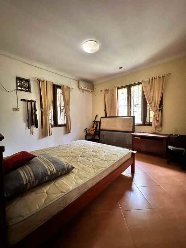 dijual rumah jl hang jebat