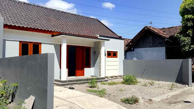 dijual rumah jl imogiri barat