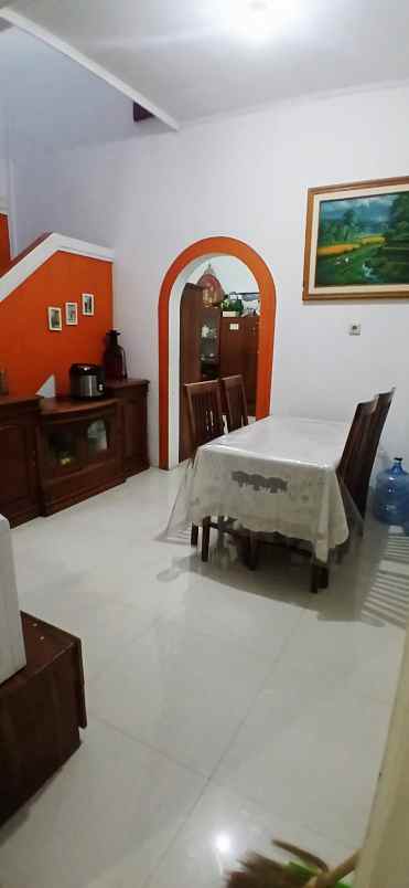 dijual rumah jl jupiter margahayu