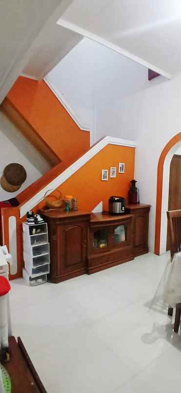 dijual rumah jl jupiter margahayu