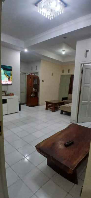dijual rumah jl jupiter margahayu