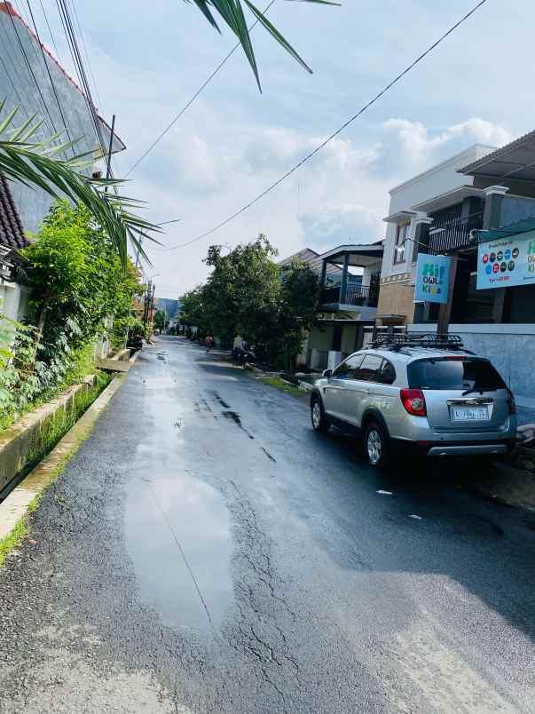 dijual rumah jl kanguru raya gayamsari