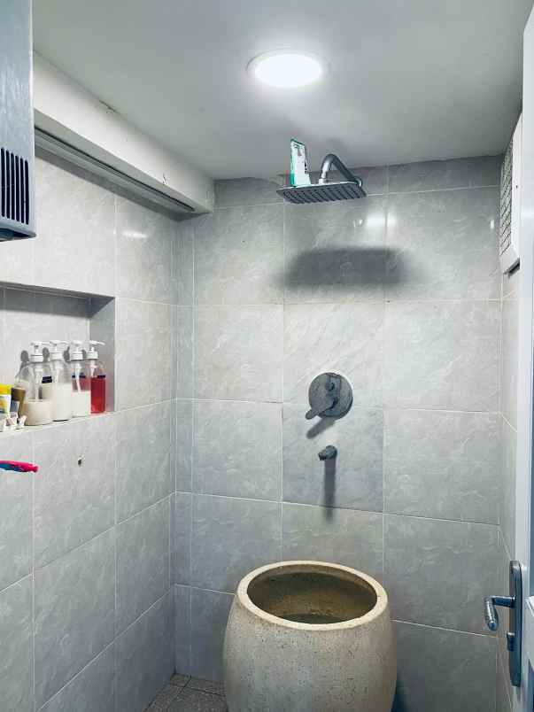 dijual rumah jl kanguru raya gayamsari