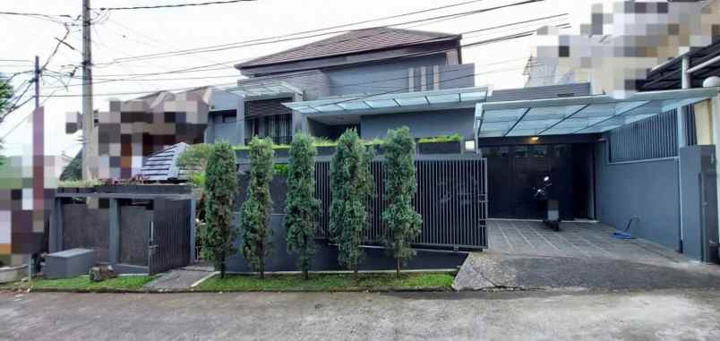 dijual rumah jl komplek batununggak