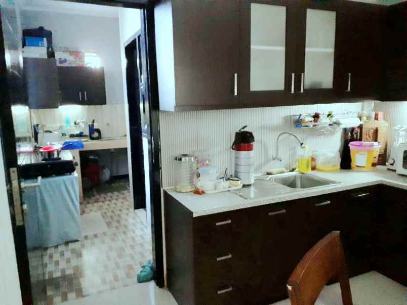 dijual rumah jl komplek batununggak