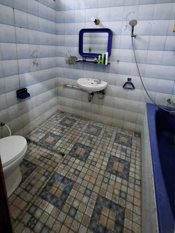 dijual rumah jl komplek mega cinere