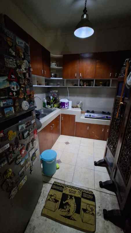 dijual rumah jl komplek mega cinere
