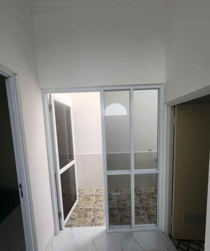 dijual rumah jl lapangan tembak cibubur