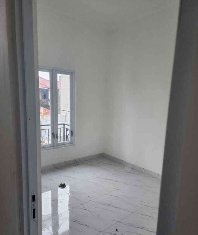 dijual rumah jl lapangan tembak cibubur