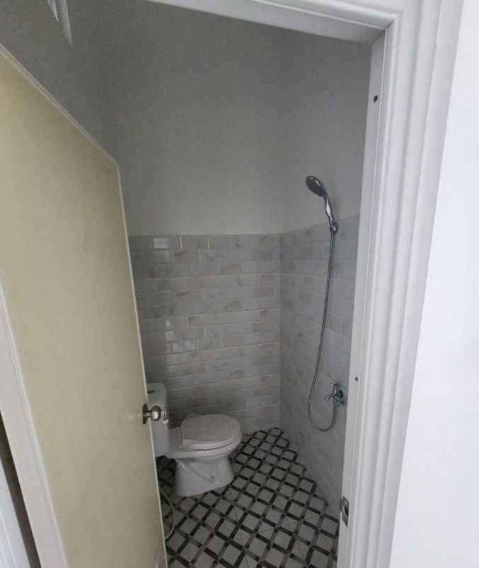 dijual rumah jl lapangan tembak cibubur