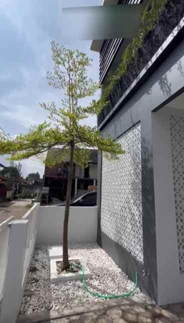 dijual rumah jl lembang