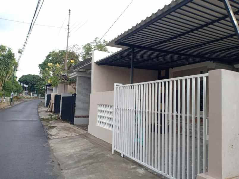 dijual rumah jl palagan