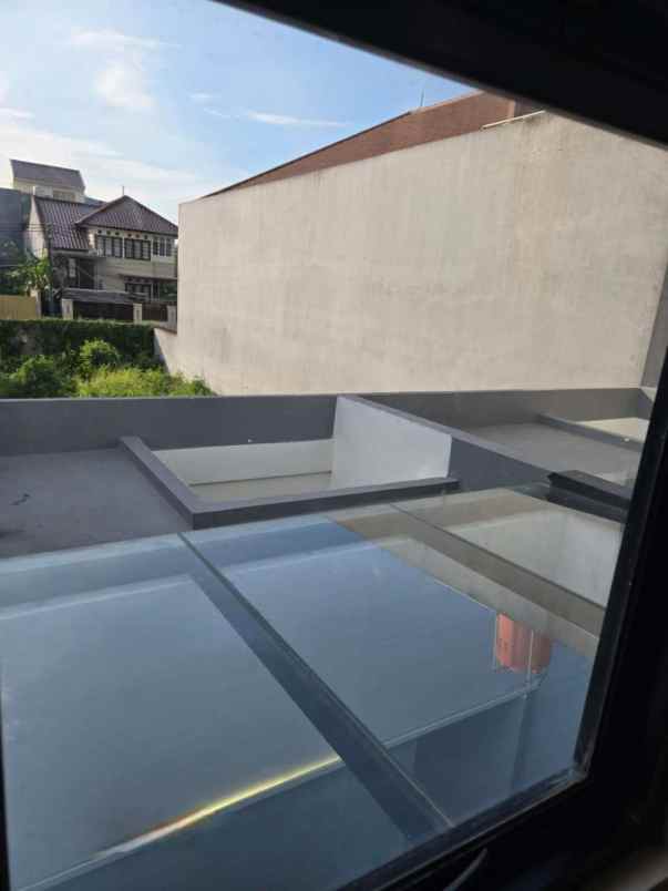 dijual rumah jl penyelesaian tomang