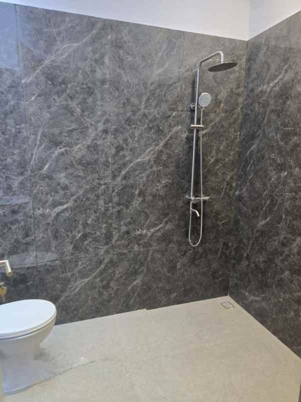 dijual rumah jl penyelesaian tomang