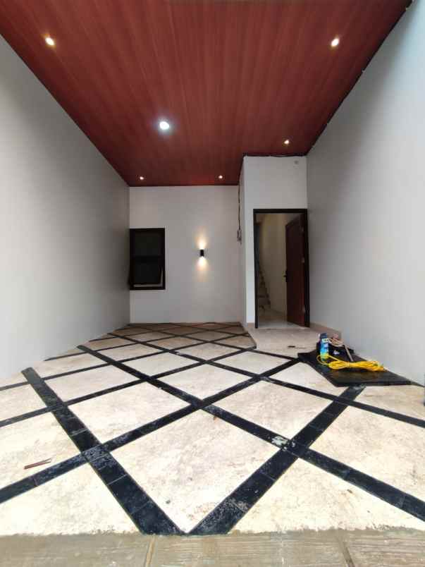 dijual rumah jl persahabatan raya